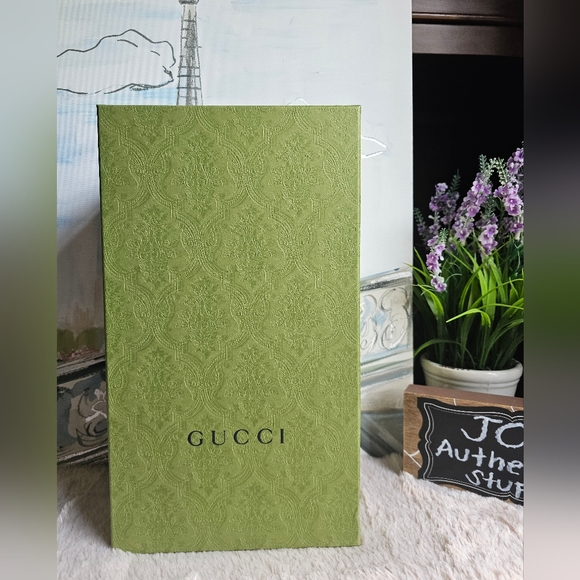 Gucci woman's  Padded Web Slide Sandals I'm size 8 and 9. Brand new in a box - Picture 13 of 13